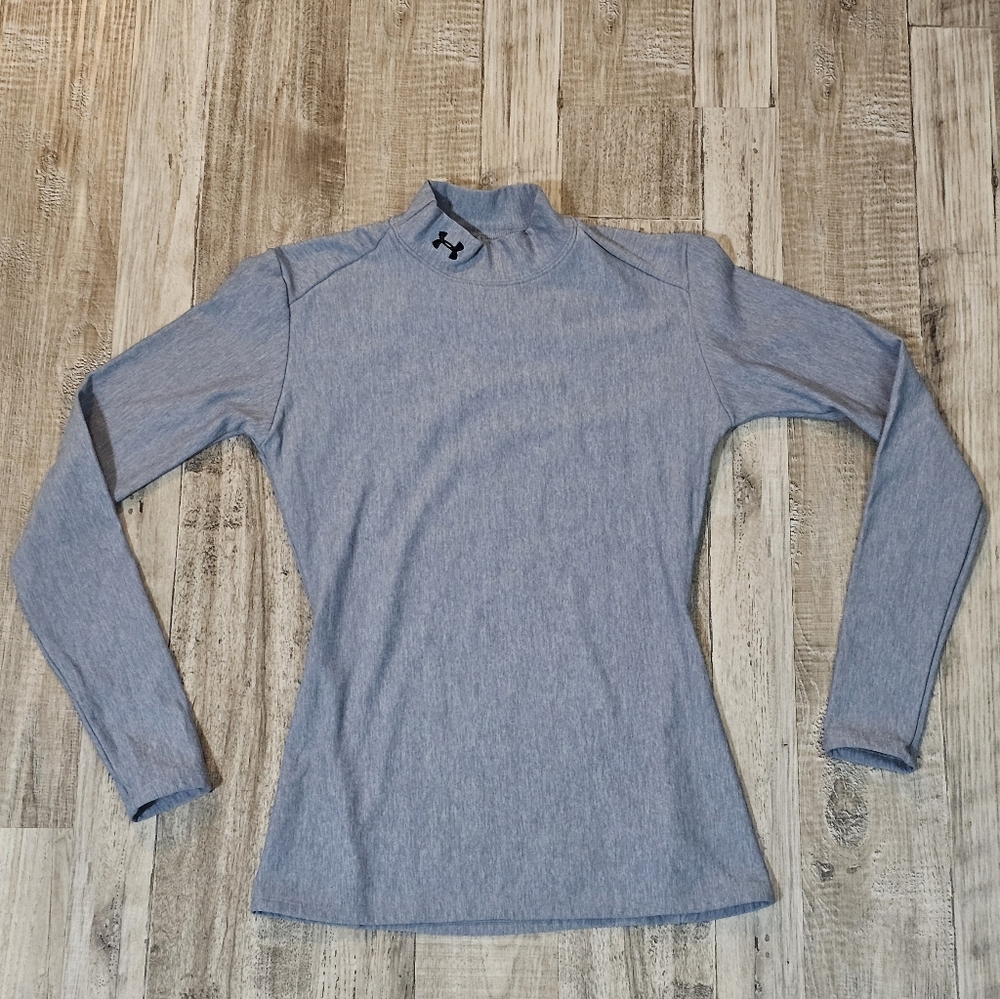 Under Armour Womens Gray Long Sleeve Top For Working Out Gym Walks Running